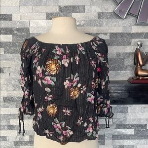 Miley + Molly Wide Neck Cropped Rayon Dark Navy Blouse Sz M